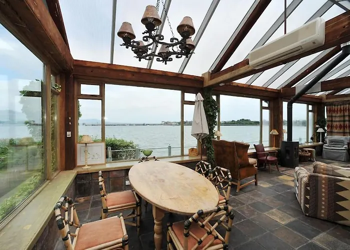 Wood Quay - A Truly Unique, Seafront Experience! 펜션 칼링포드