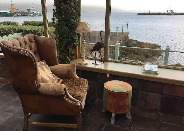 펜션 Wood Quay - A Truly Unique, Seafront Experience! 칼링포드