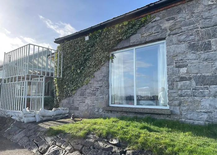 Wood Quay - A Truly Unique, Seafront Experience! Nyaraló Carlingford