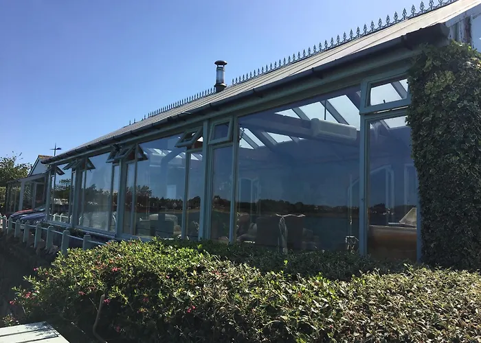 Nyaraló Wood Quay - A Truly Unique, Seafront Experience!